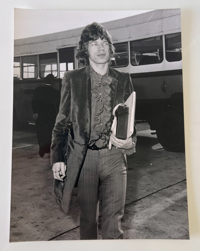 Mick jagger velvet - coat, ruffle